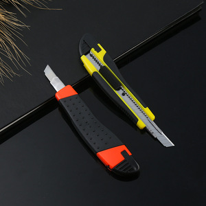 Cuchillo Multiusos Personalizable de 9 mm con Mango de PP+TPR, Diseño de Seguridad, Cuchillo para Cajas de Cartón - Compatible con OEM - Product Image 2