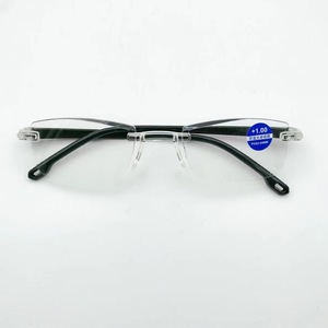 Unisex Anti-Blue Light Presbyopia <strong>Glasses</strong> Auto-Adjust Degree Clear PC Frame Multi-focal Senile <strong>Reading</strong> <strong>Glasses</strong> For Men Women - Product Image 3
