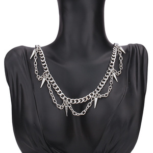 Collar con Cadena de Púas y Tachuelas, Colgante Geométrico de Una Sola Capa de Aleación de Zinc, Accesorio de Moda - Product Image 1