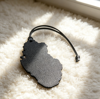 Bolso Mini de Cuero con Forma de Bandera de Qatar, Accesorio para Llaves Moderno y Versátil, Colgante Decorativo de Cuero Personalizado