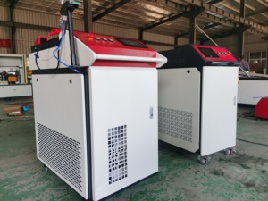 Mini 4-in-1 Multifunktions-Laserschweißgerät 1,5/2/3kW mit Reinigungs-, Schweiß- und Schneidefunktion für Metallrohrschweißen - Product Image 3