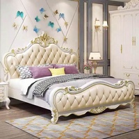 Ensemble de meubles de chambre à coucher européens antiques de luxe, cadre blanc ivoire sculpté, lit en cuir royal pour hôtel, chambre de cour