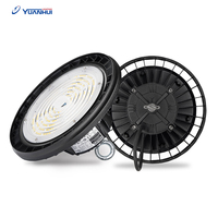 Conception personnalisée Suspension à chaîne, accès facile au câblage, économie de coûts pour installer des luminaires industriels à grande hauteur