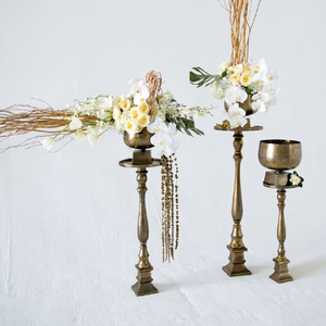 Bol de statue de fleurs plaqué or, avec support, 1 pièce - Product Image 1