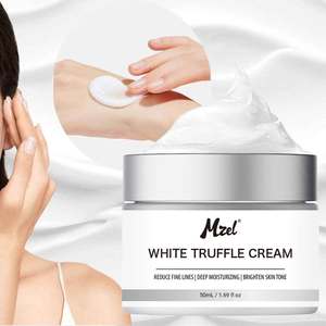 Crème hydratante à la truffe blanche, hydratation intense, ralentit le vieillissement cutané, éclat de la peau, réduit les ridules - Product Image 3