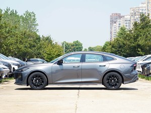 Voiture d'occasion Changan UNI-V 2024, finition Premium, 1.5T, boîte 7DCT, berline fastback, 138kW, essence, véhicule d'occasion en vente en gros - Product Image 4