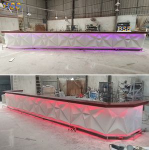 Idee Straordinarie per Banconi da Discoteca, Bancone Bar su Misura in Corian Bianco e Rosso, Grande Forma a U, Moderno Bancone Bar di Lusso con LED per Nightclub - Product Image 3