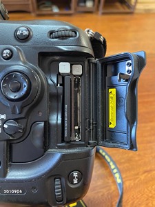 กล้องเซ็นเซอร์ CMOS ระดับมืออาชีพ 12.1MP พร้อมการ์ดวิดีโอ HD หน้าจอ 3 นิ้ว แบตเตอรี่ลิเธียมในตัว-ราคาประหยัด - Product Image 3