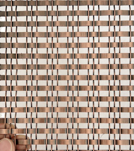 Cloison décorative élégante en tissu et métal tressé bronze antique – Parfaite pour séparer les espaces - Product Image 1