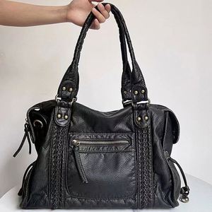 Sac à main pour femme en PU souple noir de grande capacité, couleur unie, design tressé vintage, sac de voyage décontracté, sac à bandoulière, fermeture à glissière - Product Image 3