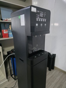 Distributeur d'eau domestique vertical à osmose inverse avec purificateur, fonctions chaud/froid et 3 robinets TDS intégrés - Product Image 3