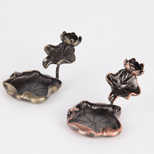 Quemador de Incienso de Reflujo de Metal con Diseño de Lago de Lotos y Luz de Luna de Tongpu Craftsman, Quemador de Incienso de Sándalo con Hoja de Loto, Té Zen Chino - Product Image 1