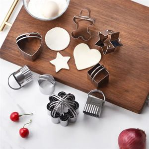 <span class=keywords><strong>Emporte</strong></span>-pièces durables en acier inoxydable de différentes tailles avec poignée Moule à gâteau en mousse avec poignée arquée confortable - Product Image 4