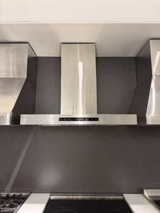 Campana de Cocina de Acero Inoxidable de 48 Pulgadas y 2000m³/h, Control Remoto, Pantalla LED Táctil, 3 Velocidades con Filtro Deflector - Product Image 4