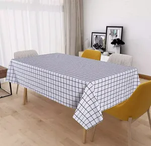 Nappe à motif de taille personnalisée Couverture de table à carreaux noir et blanc Nappe en plastique rectangulaire pour la maison