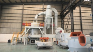 Motor de CA de Alta Eficiencia para Molino Raymond 4-15t/h, Caja de Engranajes para Molienda Minera, Rodamiento de Motor para Arcilla, Caolín, Yeso, Cemento, Carbón Activado - Product Image 2