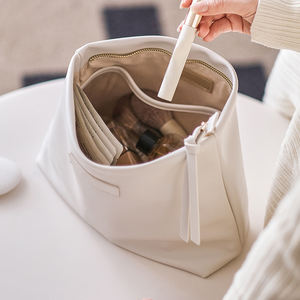 Tas Kosmetik Kulit PU Anti Air dengan Ritsleting Logam Mewah Desain Kapasitas Besar Kustom, Sampel Gratis - Product Image 4