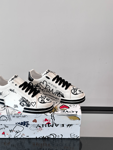 Dolces Tendances mode homme et femme, chaussures plates en tissu tissé avec motif cœur noir graffiti, lacets noirs, chaussures décontractées Gabbna - Product Image 4