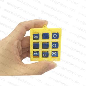 Juego familiar clásico Tic TAC Toe mini XO tablero de ajedrez con llavero divertido juguete fidget para obsequios de Promoción Comercial - Product Image 2