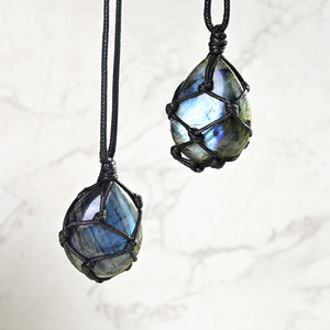 Pendentif en labradorite naturelle chatoyante sur cordon, cristaux de guérison, collier pendentif pour cadeau - Product Image 2