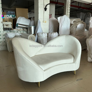 Canapé de mariage en velours blanc LEDA, directement de l'usine, pour la décoration de scène et les événements nuptiaux (pour les mariés) - Product Image 5