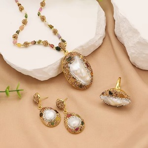 GLSEEVO <span class=keywords><strong>Set</strong></span> di Gioielli da <span class=keywords><strong>Donna</strong></span> con Perle Barocche Naturali, Collana, Bracciale, Orecchini e Anello, <span class=keywords><strong>Set</strong></span> Regalo di Lusso per Donne - Product Image 4