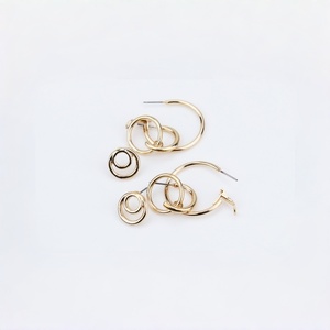 Orecchini a Cerchio Stratificati Color Oro, Gioielli Pendenti a Doppio Cerchio per Donna, Ideali per Feste - Product Image 3