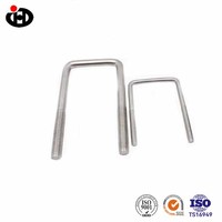 Collier de serrage en forme de U en acier inoxydable 304 avec boucle de fixation de tube carré à angle droit à tête plate finition unie norme DIN3570
