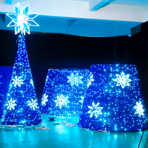 Árbol de Navidad RGB con Luces LED de Colores Cambiantes, Iluminación Programable para Exhibición Comercial en Exteriores - Product Image 1