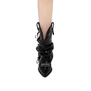 <span class=keywords><strong>Bottines</strong></span> de cow-boy mi-mollet pour femme, à bout pointu, talon carré bas, avec boucle à anneau métallique style western et design rehaussant la silhouette - Product Image 3