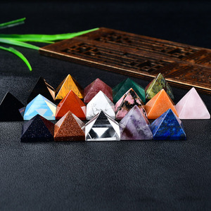 Pirámide de Cristal Blanco Natural de 8 cm, Pulida, para Decoración del Hogar/Oficina/Escritorio, Regalos de Boda/Cumpleaños/Graduación - Product Image 3