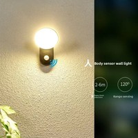 Lampe murale extérieure LED en aluminium étanche IP65 AC220V avec diffuseur en polycarbonate 3500K blanc chaud pour l'éclairage de jardin