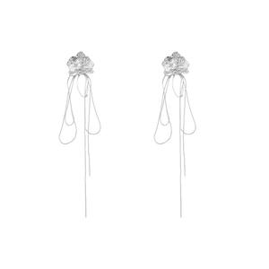 Boucles d'oreilles pendantes longues en alliage d'argent tibétain plaqué argent, style vintage, pour femme, bijoux de fête, motif floral - Product Image 5