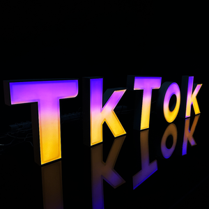 Letrero Luminoso LED RGB con Cambio de Color, Letrero de Neón Personalizado para Exteriores, Resistente al Agua IP65, Letrero con Logotipo Comercial - Product Image 1