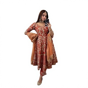 Robes de soirée design Robe de soirée élégante avec bas et Dupatta - Product Image 1