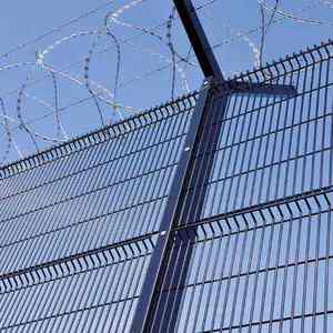 Clôture professionnelle en métal poteau en <span class=keywords><strong>Y</strong></span> enduit de PVC courbé 3d clôture avec des panneaux de clôture en fil de fer barbelé aéroport galvanisé - Product Image 2