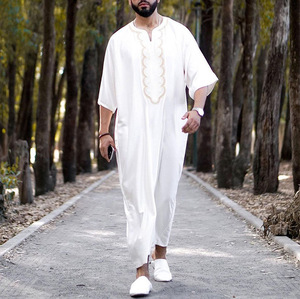 Nouvelle mode Moyen-Orient, robe longue ethnique à manches courtes et col en V pour hommes arabes, <span class=keywords><strong>chemise</strong></span> ample décontractée pour hommes, robe décontractée - Product Image 3