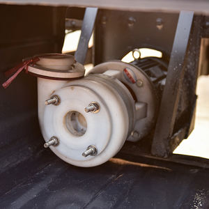 La fábrica vende gran volumen con precio favorable y se puede personalizar para cargar transportadores de tanques Corrosivos - Product Image 4