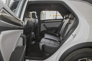 2025 <span class=keywords><strong>T</strong></span>-<span class=keywords><strong>Roc</strong></span>, Black Star Edition, 1.5T,DSG, sconti elevati, configurazione Premium - Product Image 4