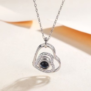 Collar con Proyección <span class=keywords><strong>de</strong></span> <span class=keywords><strong>Corazón</strong></span> <span class=keywords><strong>de</strong></span> Perla Creada en Laboratorio, Chapado en Oro <span class=keywords><strong>de</strong></span> 18K sobre Cobre |   Foto con Diseño <span class=keywords><strong>de</strong></span> Doble <span class=keywords><strong>Corazón</strong></span> |   Regalo Romántico para Niños - Product Image 3