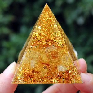 Pirámide de Cristal con Resina Epoxi, Adorno de Escritorio, Decoración Feng Shui para el Hogar, Regalo para la Sala de Estar - Product Image 4