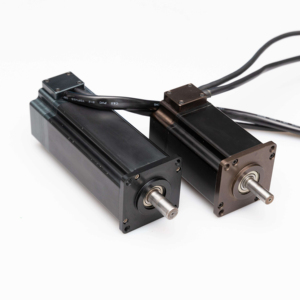 มอเตอร์เฟสเดียว 200w ปลอดภัยและสะดวกสบายสำหรับการใช้งานแกนหมุน อุตสาหกรรม V3m-060-r20s30u0h เฟสเดียว - Product Image 3