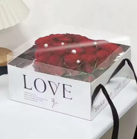 Boîte à fleurs avec logo personnalisé avec poignée Base en carton Sac en plastique transparent disponible en couleurs pour l'emballage de cadeaux floraux