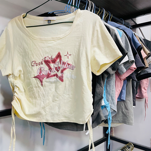 T-shirt estive con maniche corte da <span class=keywords><strong>donna</strong></span> di seconda mano le balle di abbigliamento della Germania sono perfette per la frugalità e la moda sostenibile - Product Image 4