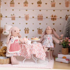 Ensemble <span class=keywords><strong>de</strong></span> thé miniature avec figurine <span class=keywords><strong>de</strong></span> lapin, robe florale, tablier à carreaux, bordure en dentelle, théière, tasse à thé, gâteau, jouet pour enfants, cadeau <span class=keywords><strong>de</strong></span> jeu - Product Image 5