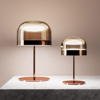 Lampe de table champignon en verre de luxe moderne avec base en métal et éclairage LED pour la décoration de la chambre à coucher, du salon et de l'hôtel