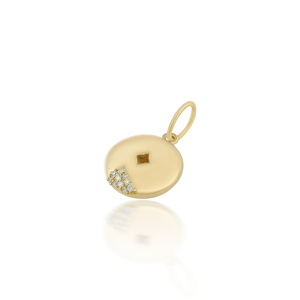 Pendentif en or jaune 18 carats avec initiale O en diamant - Product Image 1