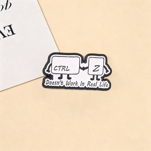 เข็มกลัดรูปปุ่มกด CTRL Z สำหรับตัดต่อข้อความ (<span class=keywords><strong>Undo</strong></span> Shortcut Key)  แบบตลกๆ ทำจากโลหะผสม สำหรับโปรแกรมเมอร์ - Product Image 3