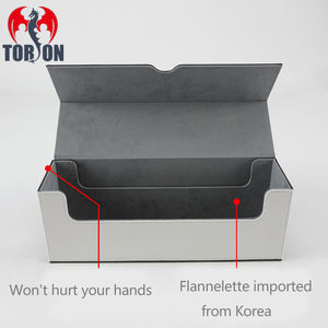 Boîte de rangement Torson 600+ en cuir PU personnalisé à coins carrés pour cartes PTCG, 4 séparateurs, écologique, durable, grande capacité, portable - Product Image 6