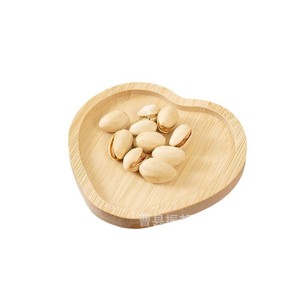 Bandeja de madera en forma de corazón para servir postres, bandejas decorativas de diseño moderno - Product Image 1